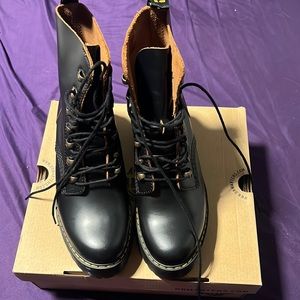 Dr. Martens Leona vintage smooth black